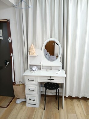 1 bedroom, laptop workspace, iron/ironing board, free WiFi - Cozy Pad (Tokyo)