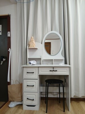 1 bilik tidur, ruang kerja komputer riba, seterika/papan seterika 