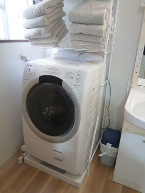 Laundry - Cozy Pad (Tokyo)