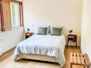 3 chambres, bureau, accès Internet