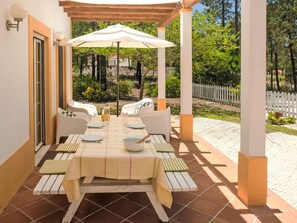 Outdoor dining - UA 25- Pine Villa by Interhome (Alcácer do Sal)