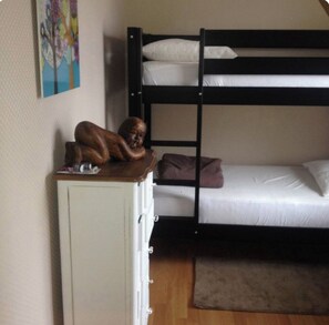 4 Schlafzimmer, Bügeleisen/Bügelbrett, WLAN, Bettwäsche