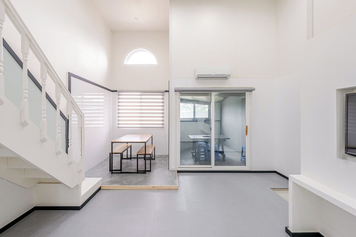 ห้องเบส  ิก, 2 ห้องนอน (Room 303 (BBQ)) | 1 ห้องนอน, Wi-Fi ฟรี