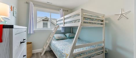 2 bedrooms, iron/ironing board, free WiFi