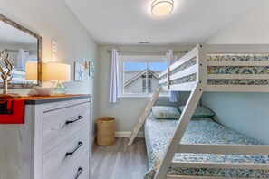 2 bedrooms, iron/ironing board, free WiFi