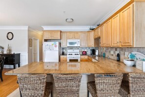 Fridge, oven, dishwasher, coffee/tea maker