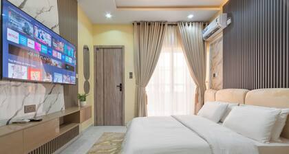 Proximity to Several Beaches | Free Airport Pick-Up | WiFi |Gym|Pool |24/7 Power