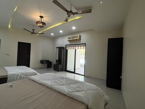 6 bedrooms, WiFi