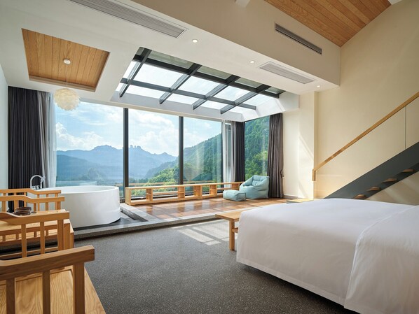 Economy Suite, Mountain View | Desk, blackout curtains, soundproofing, free WiFi - Serenity Valley - Zhangjiajie (Zhangjiajie)