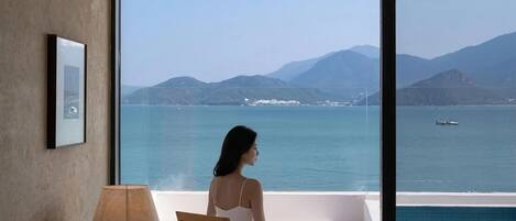 Habitació doble panoràmica, vistes al mar | 1 dormitori, roba de llit d'alta qualitat i decoració individual