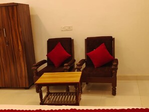 Deluxe Double Room, City View | Desk, laptop workspace, free WiFi - RAGHAV STAY INN (Faizabad)