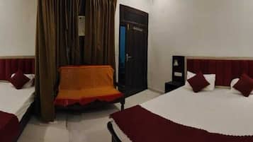 Deluxe Double Room, City View | Desk, laptop workspace, free WiFi