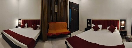 Escritorio, espacio para trabajar con laptop y wifi gratis