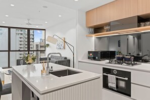 Fridge, microwave, oven, stovetop