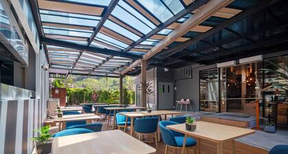 1506 Modern Condo in Wyndham Gardens on the beach