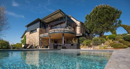 New: Le Havre du Py, 230m² nestled in the heart of the fields