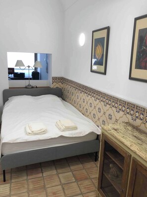 1 bedroom, iron/ironing board, Internet, bed sheets