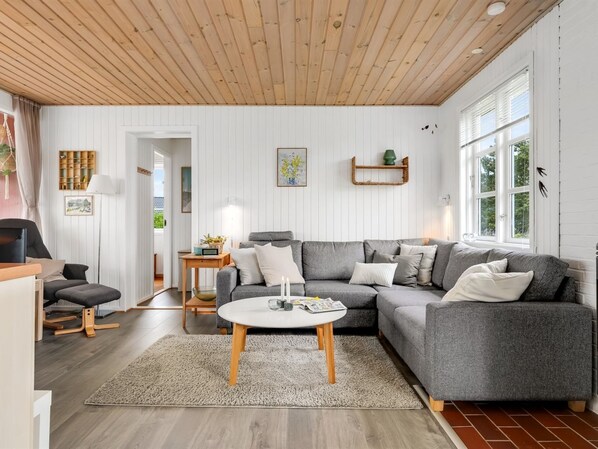 TV, fireplace - "Kaare" - 250m from the sea by Interhome (Hirtshals)