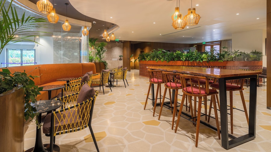 080 Transit Hotel T2