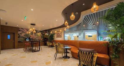 080 Transit Hotel T2