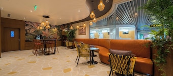 080 Transit Hotel T2