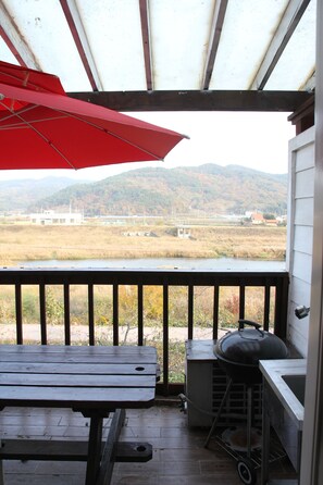 In-room dining - Jirisan Kang Naru Pension (Hadong)