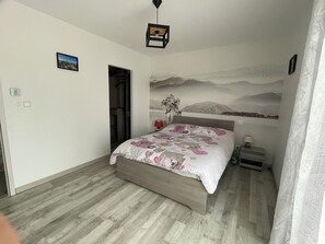 3 bedrooms, desk, iron/ironing board, free WiFi - Villa chat l'heureuse (Villemolaque)