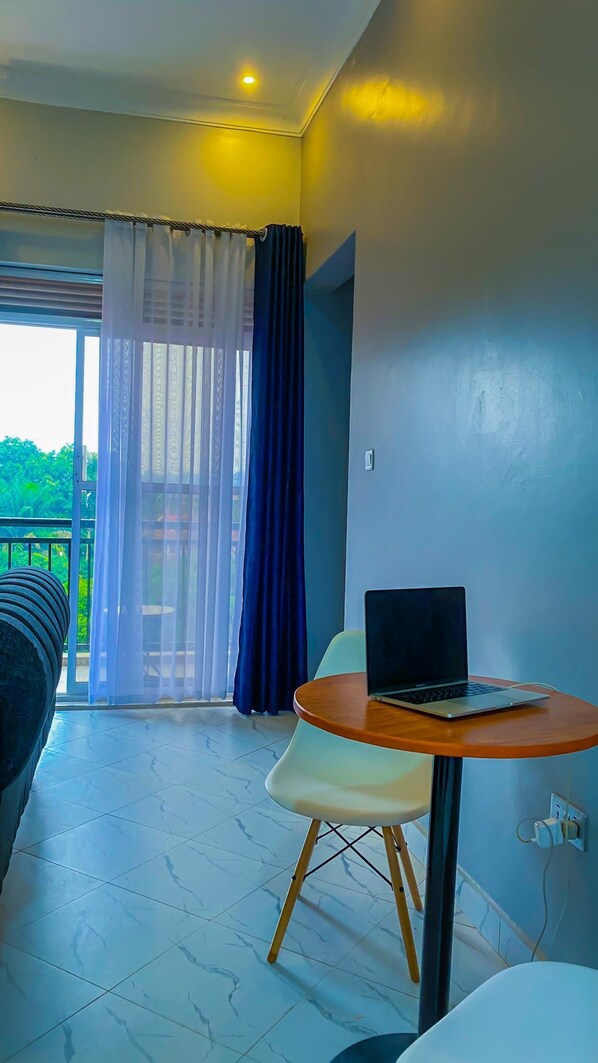 Interior - Kampala Stunning Views, 15min to Expressway to Airport (Kampala)