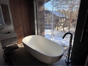Luxury-Villa, Balkon, Bergblick | Badezimmer
