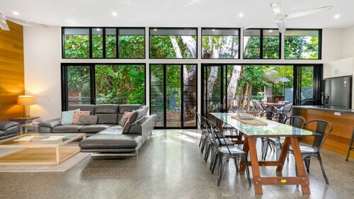 CLIFTON BEACH HOUSE @ CLIFTON BEACH