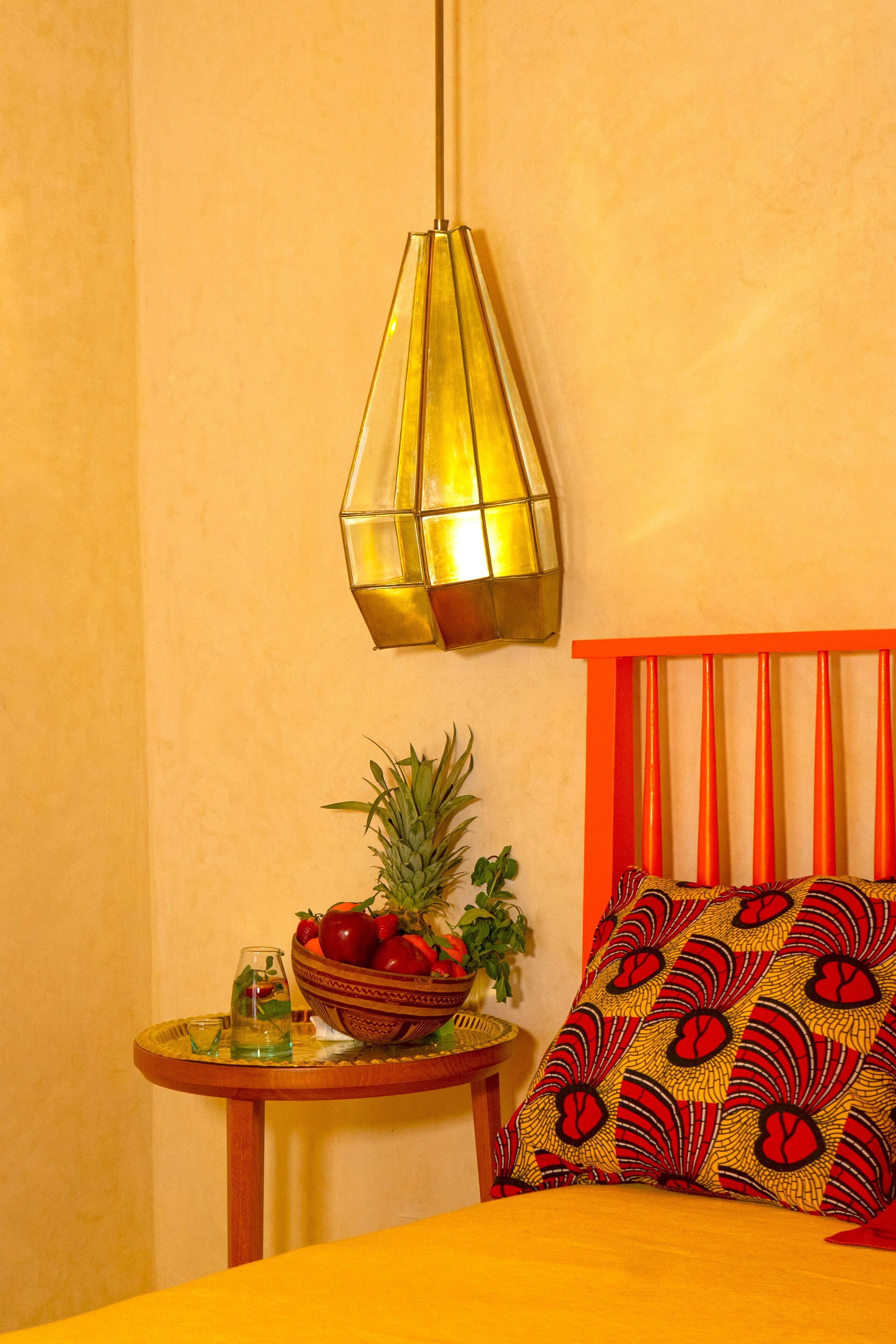 Desk, laptop workspace, free WiFi