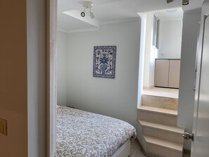 1 bedroom, iron/ironing board, Internet, bed sheets - Apartment3 with terrace and a view near Amoreiras (Lisboa)