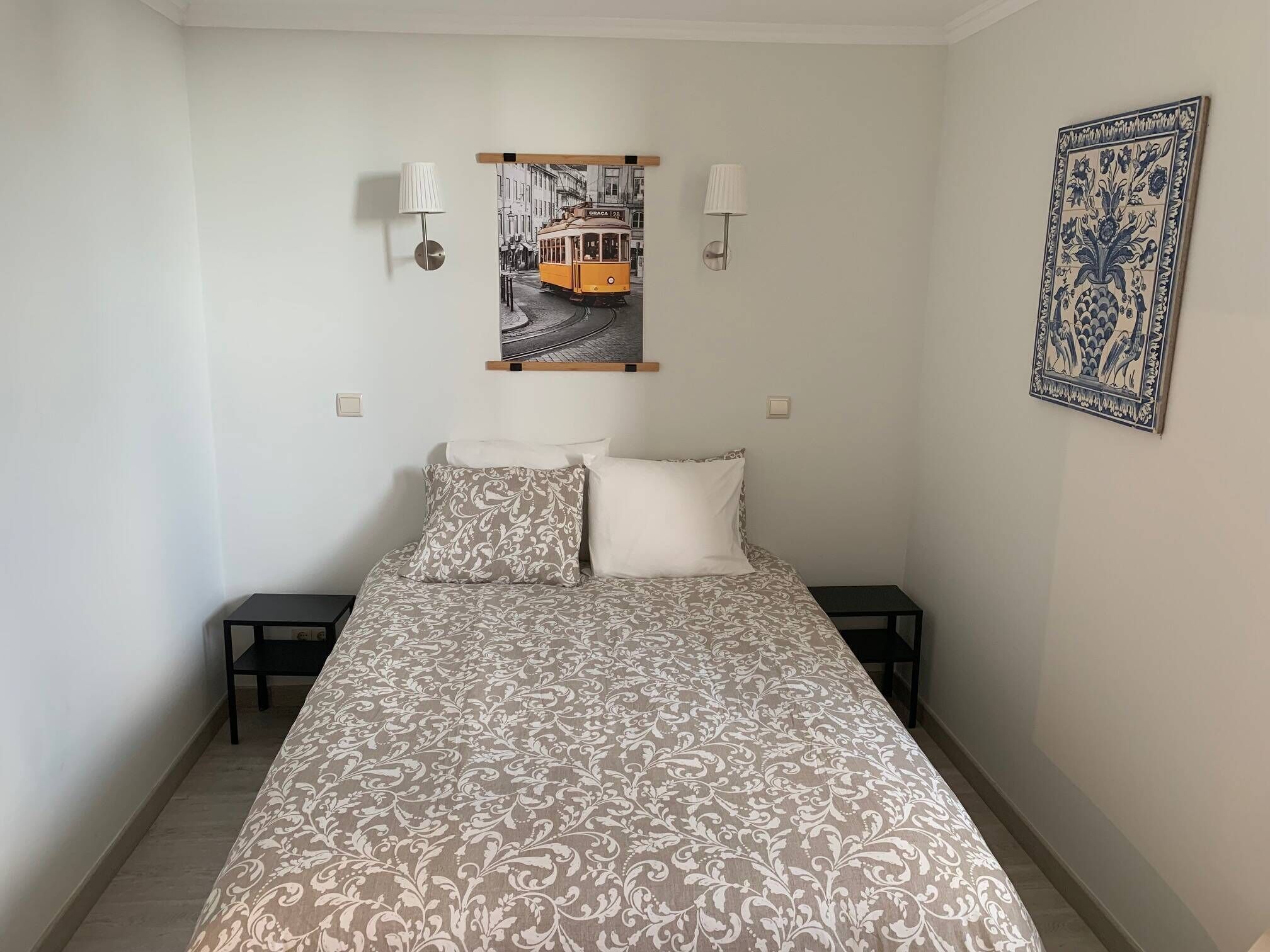 1 slaapkamer, een strijkplank/strijkijzer, internet, beddengoed