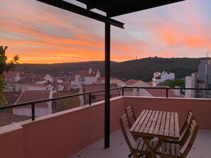 Outdoor dining - Apartment3 with terrace and a view near Amoreiras (Lisboa)