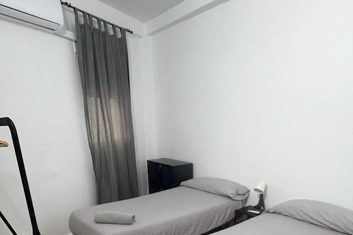 Standard Twin Room | Free WiFi