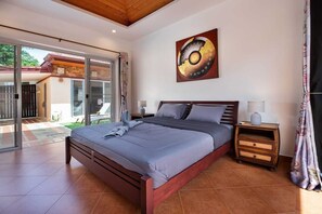 Familienvilla, 3 Schlafzimmer, Poolblick | Kostenloses WLAN, Bettwäsche