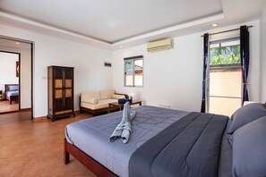 Familienvilla, 3 Schlafzimmer, Poolblick | Kostenloses WLAN, Bettwäsche