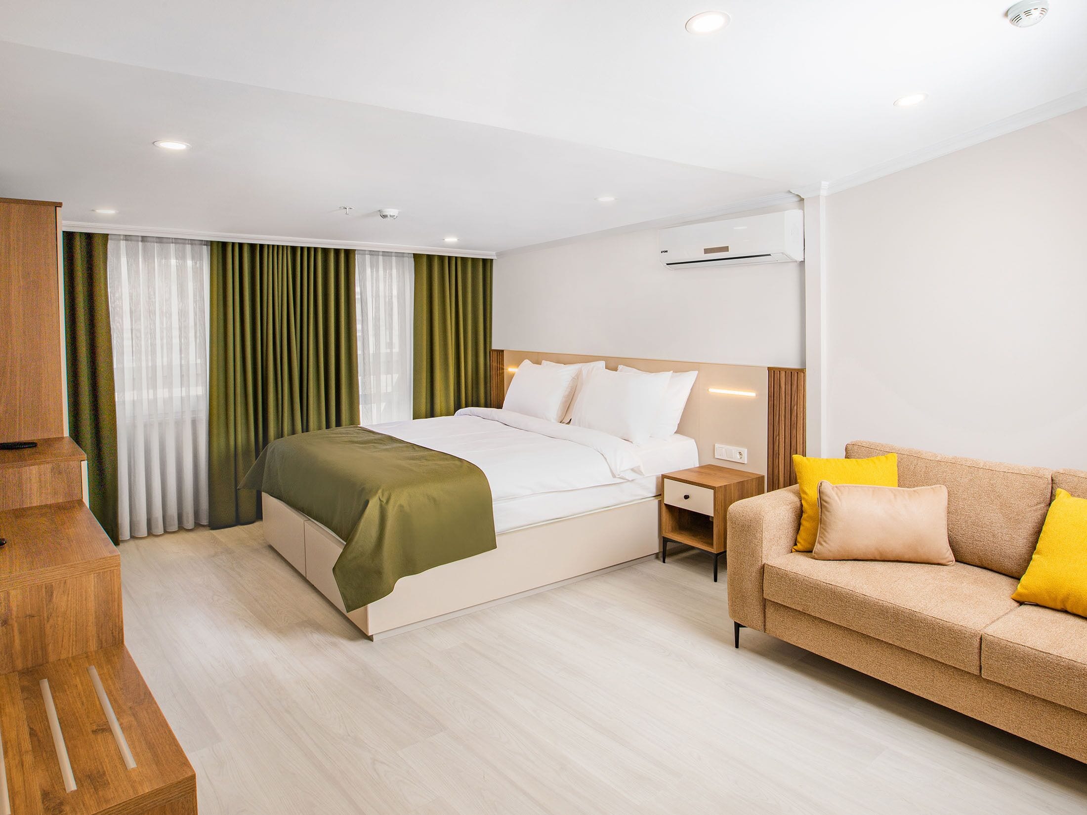 Minibar y caja de seguridad en la habitación 