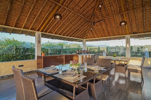 Dagelijks continentaal ontbijt (INR 1000 per persoon)