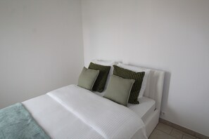 3 chambres, fer et planche à repasser, Wi-Fi gratuit, draps fournis