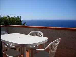Outdoor dining - Casamiclara-"A" in the heart of the Tuscan Archipelago Park (Zanca)
