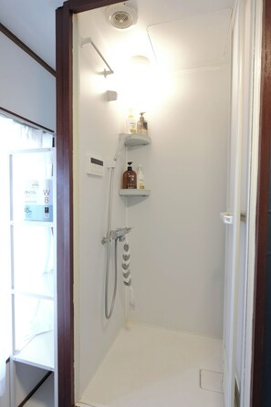 Bathroom - Nice Pad (Tokyo)