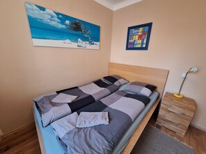 1 bedroom, WiFi, bed sheets - 5 minutes from the town hall ~ Two-room apartment with balcony @Josefstadt ~ WIFI (Wien)