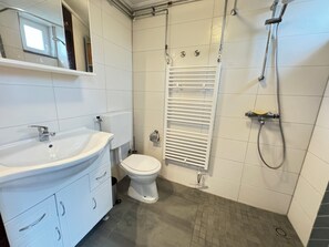 Shower, towels, toilet paper - Bungalow near Grevelingenmeer (Brouwershaven)