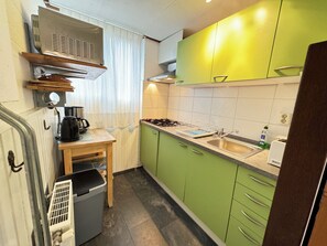 Fridge, microwave, coffee/tea maker, electric kettle