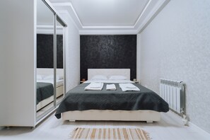 1 bedroom, iron/ironing board, travel cot, free WiFi