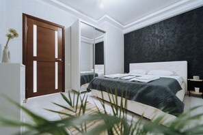 1 Schlafzimmer, Bügeleisen/Bügelbrett, Reisekinderbett, kostenloses WLAN