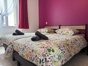 3 bedrooms, iron/ironing board, free WiFi, bed sheets