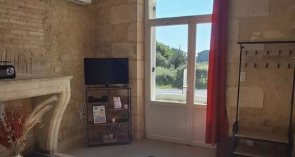 Pierres d'Estuaire - 3-star gîte 2025 between vineyards, ocean and river.