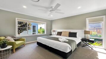 2 bedrooms, iron/ironing board, Internet, bed sheets